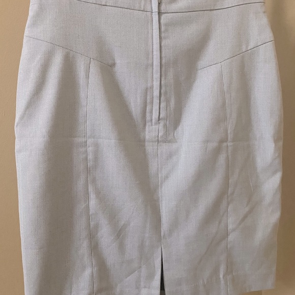 H&M Pencil skirt With Back Slit NWT - Picture 2 of 2